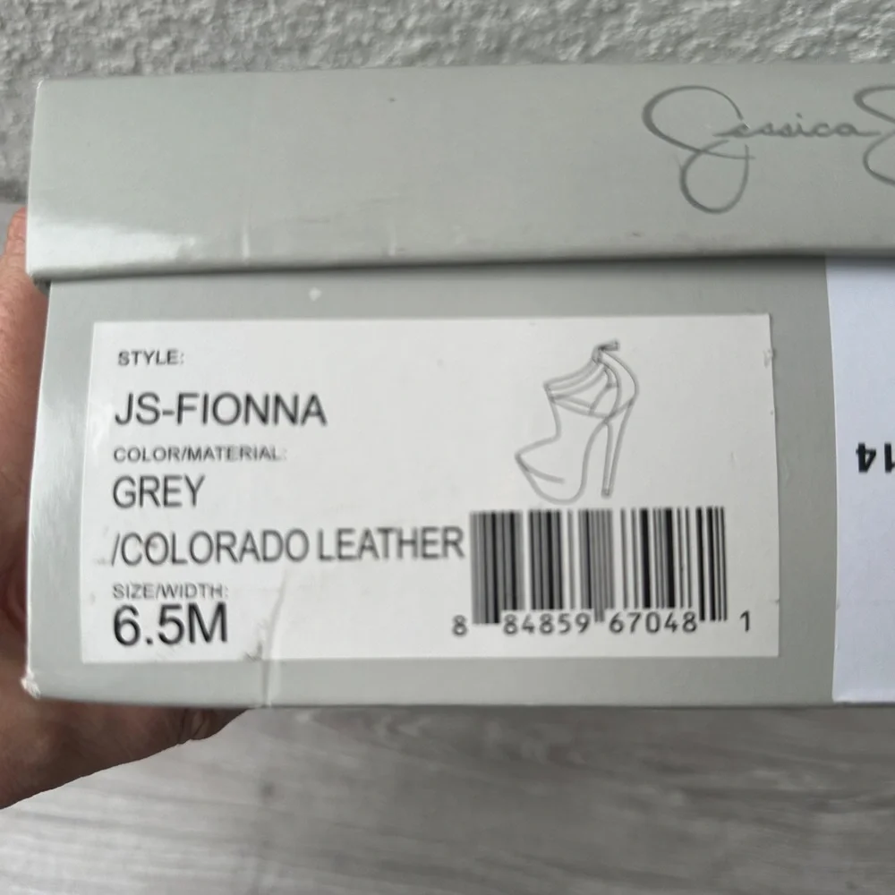 Jessica Simpson JS-Fionna Grey Leather Cutout Booties Heels Size 6.5M - Picture 12 of 14